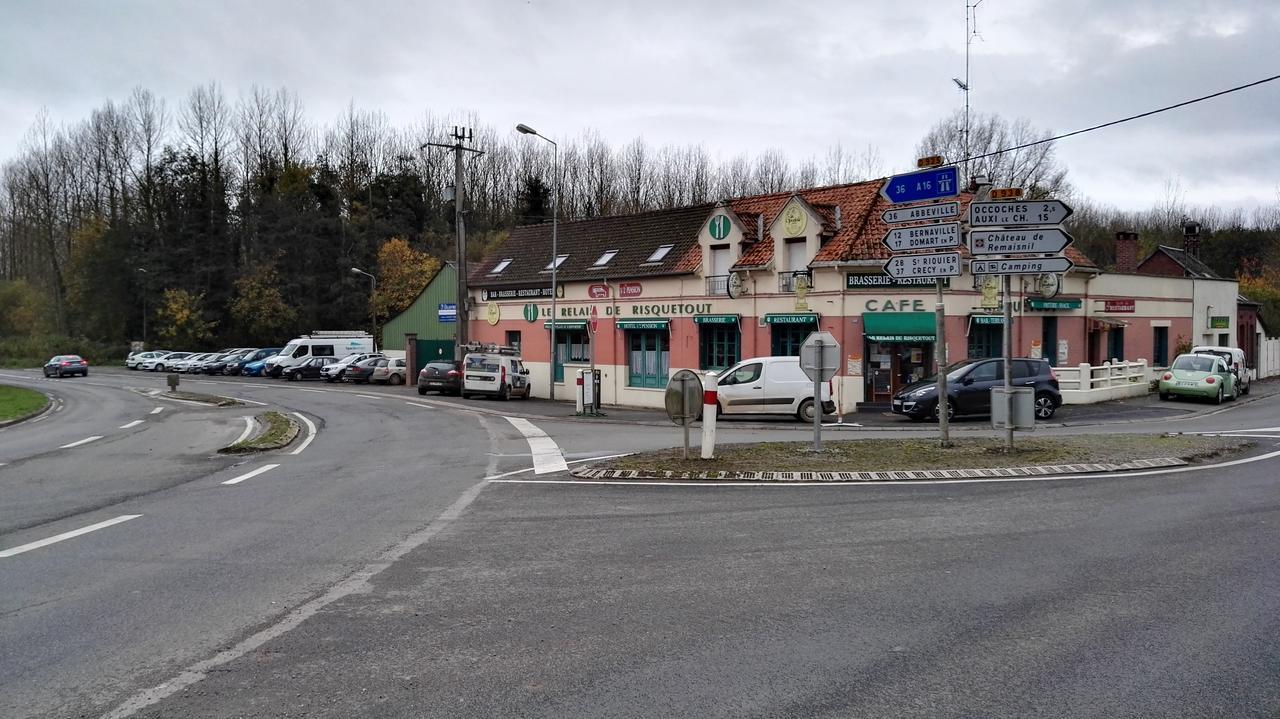 Le Relais De Risquetout Hem-Hardinval Екстериор снимка